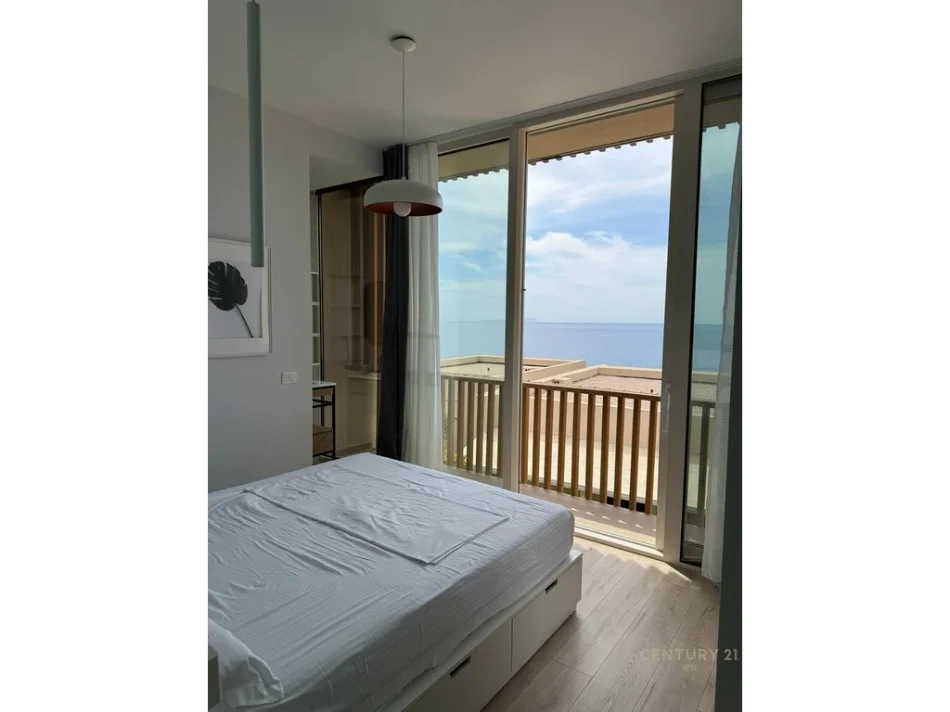 Shqiperi, shitet apartament 2+1 Kati 1, 650.000 € (DHERMI)