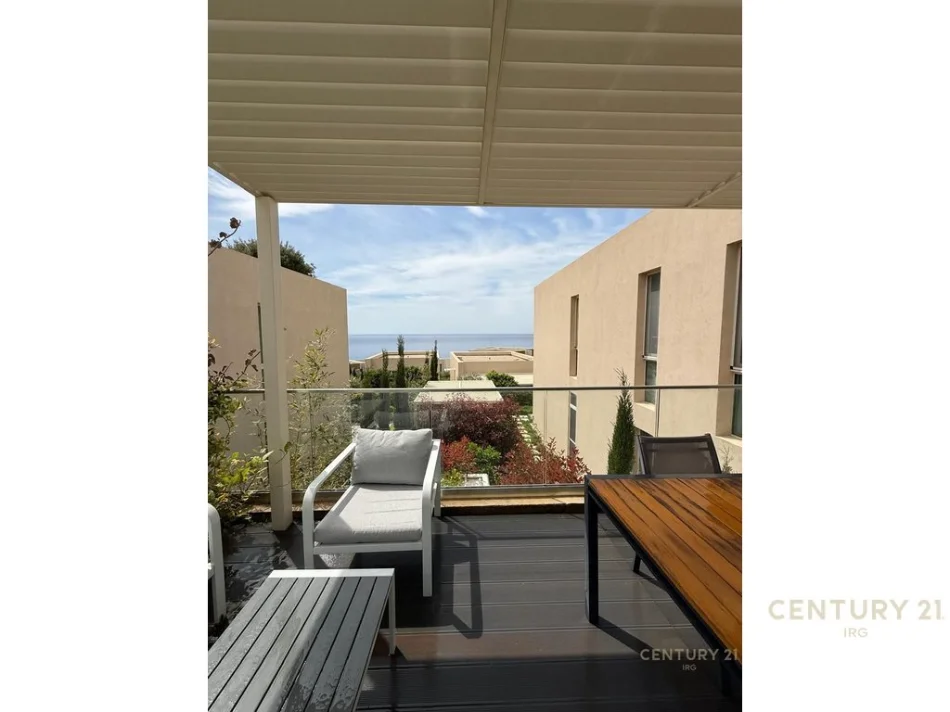 Shqiperi, shitet apartament 2+1 Kati 1, 650.000 € (DHERMI)