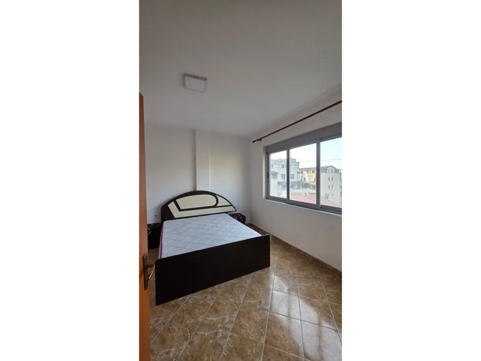 Tirane, shitet apartament 1+1 Kati 4, 73 m² 155.000 € (kodra e diellit)