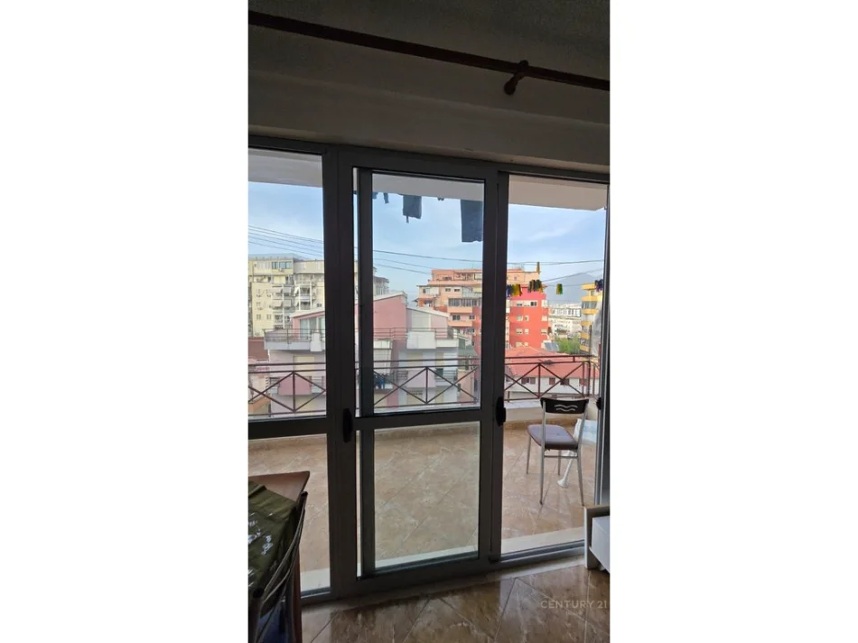 Tirane, shitet apartament 1+1 Kati 4, 73 m² 155.000 € (kodra e diellit)