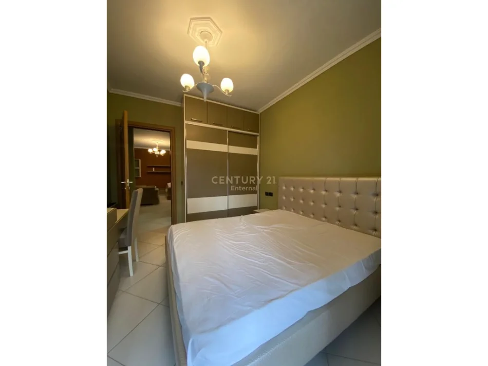 Tirane, shitet apartament 2+1+Ballkon Kati 5, 103 m² 170.000 € (astir)