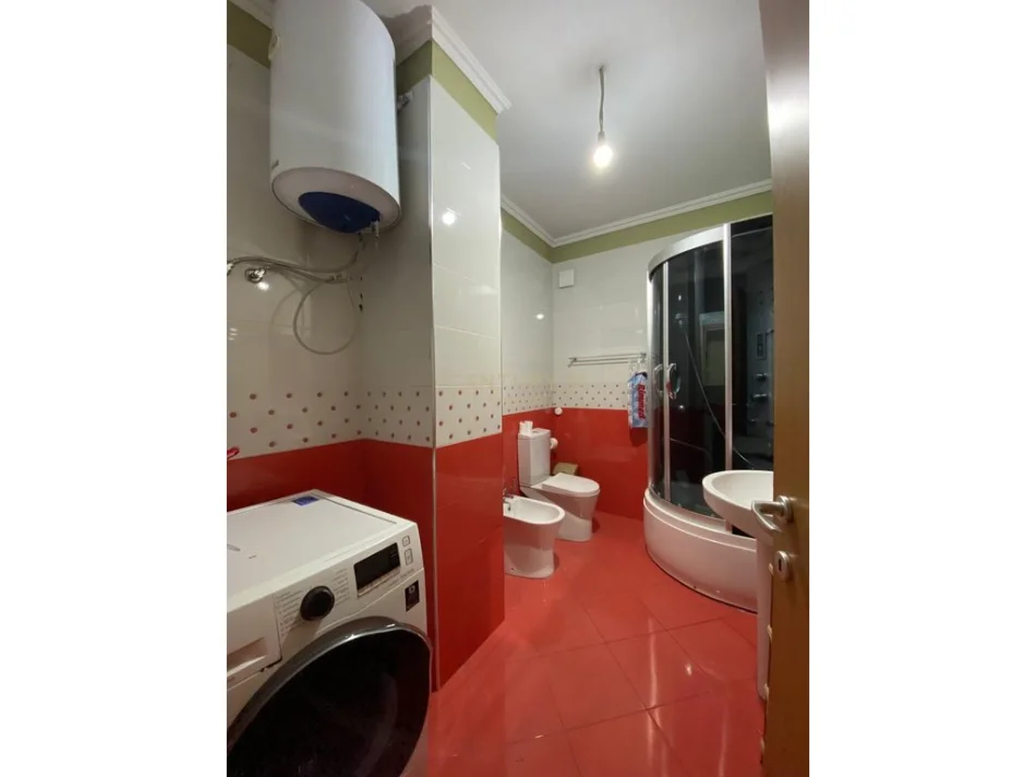 Tirane, shitet apartament 2+1+Ballkon Kati 5, 103 m² 170.000 € (astir)