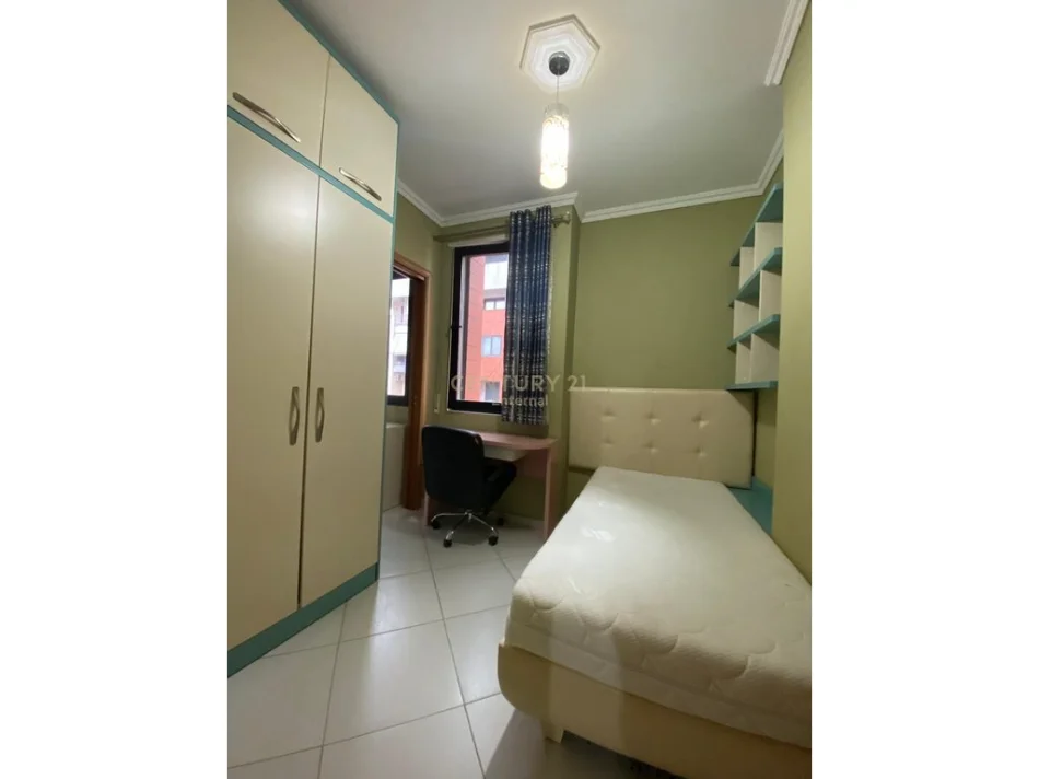 Tirane, shitet apartament 2+1+Ballkon Kati 5, 103 m² 170.000 € (astir)