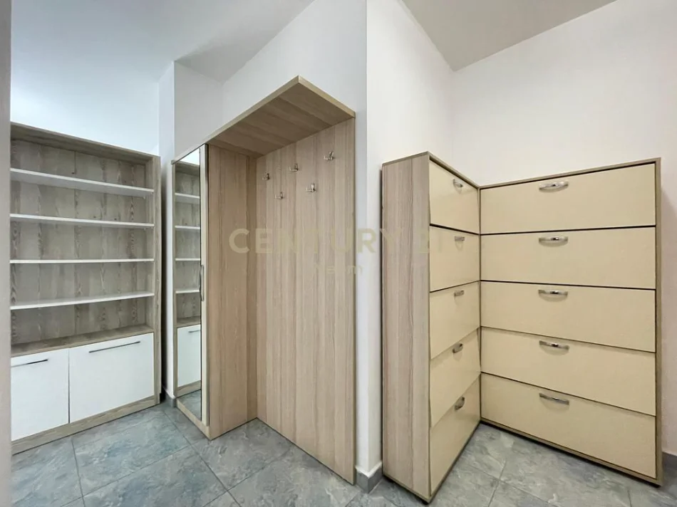Tirane, shitet apartament 1+1 Kati 3, 67 m² 145.000 € (liqeni i thate)