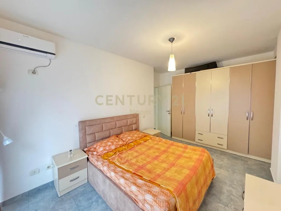 Tirane, shitet apartament 1+1 Kati 3, 67 m² 145.000 € (liqeni i thate)