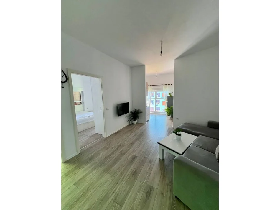 Tirane, shitet apartament 1+1 , 70 m² 130.000 € (Mangalemi)