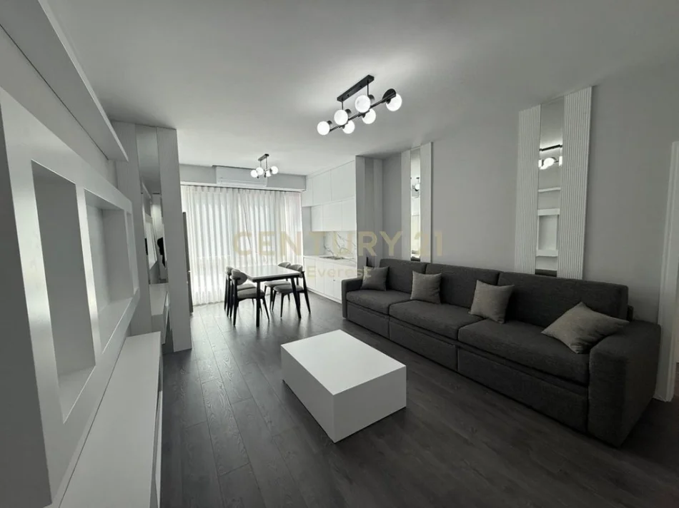Tirane, jepet me qera apartament 2+1+Ballkon Kati 6, 70 m² 800 € 