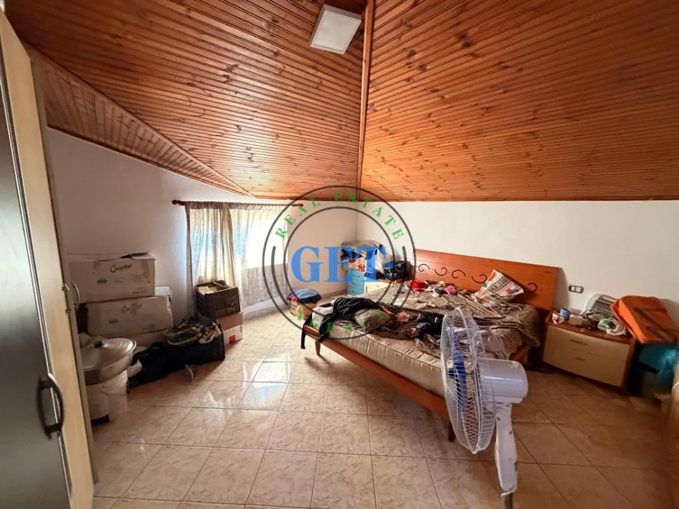Durres, jepet me qera apartament 2+1 Kati 3, 85 m² 300 € (Këneta)