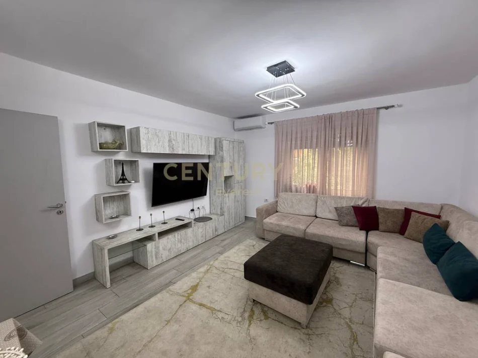 Tirane, jepet me qera apartament , 650 € 