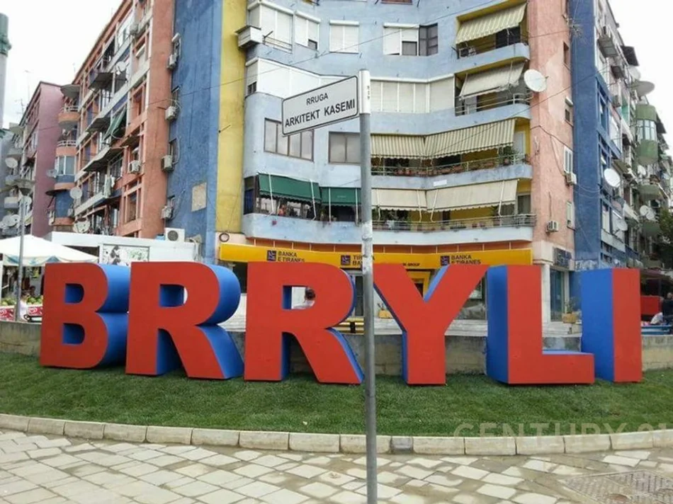 Tirane, shitet apartament 1+1 Kati 1, 59 m² 97.000 € (Brryli)