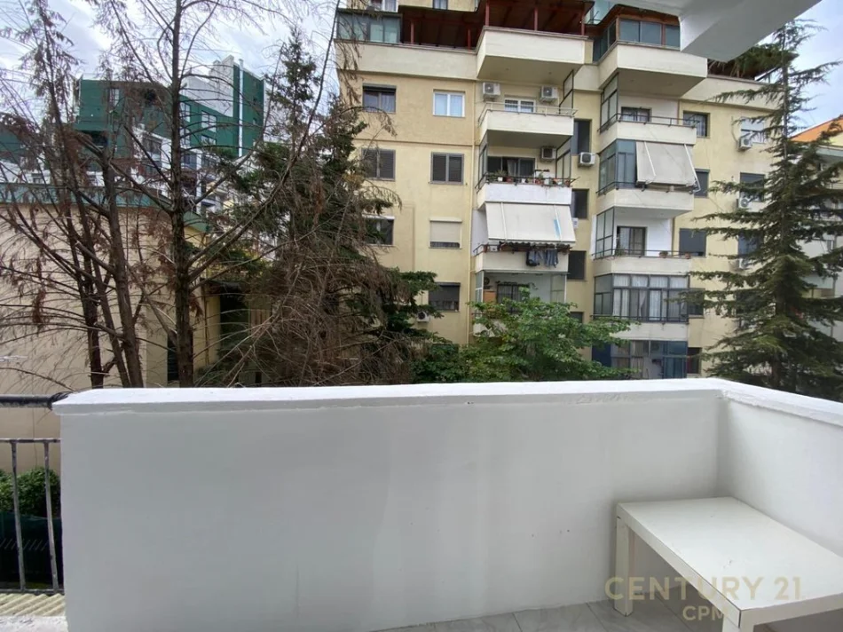 Tirane, jepet me qera apartament 1+1 Kati 3, 64 m² 550 € 
