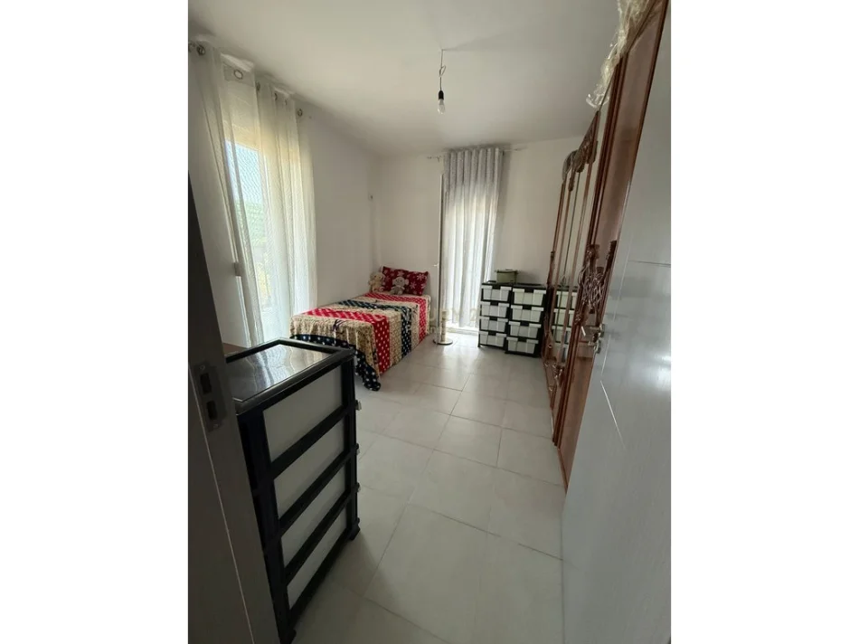Tirane, shitet apartament 2+1 Kati 2, 100 m² 140.000 € (ne fund te rruges 5 maji)