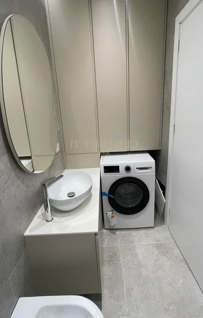 Tirane, jepet me qera apartament 2+1 Kati 6, 104 m² 1.500 € (Mine Peza)