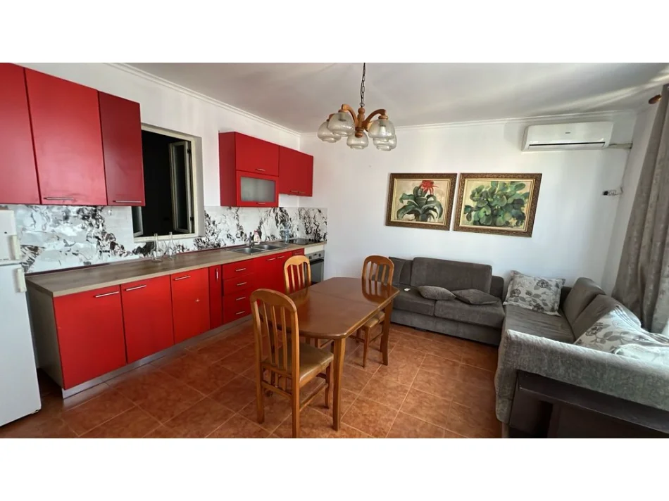 Tirane, jepet me qera apartament 2+1 Kati 3, 200 m² 500 € 