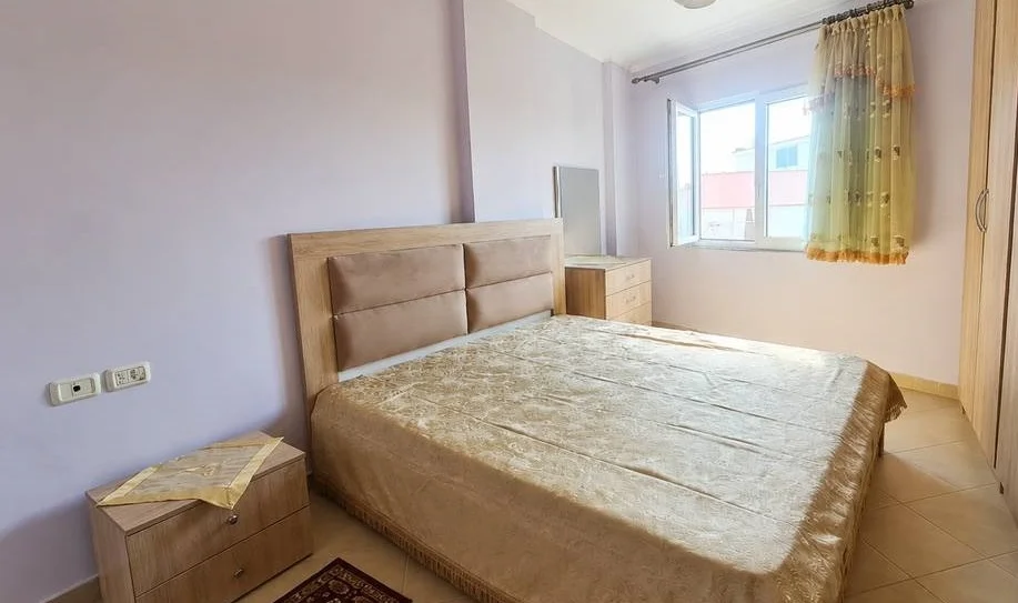 Tirane, jap me qera apartament 2+1 Kati 4, 88 m² 349 € (Fresku)