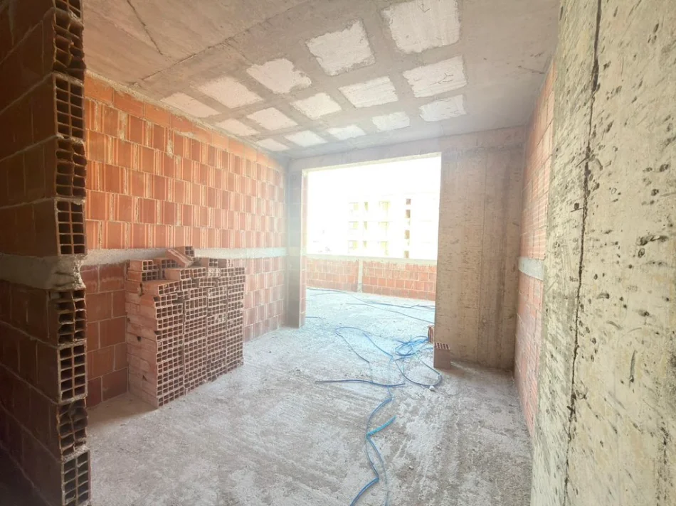 Tirane, shitet apartament 2+1 Kati 9, 79 m² 165.000 € (laprake)