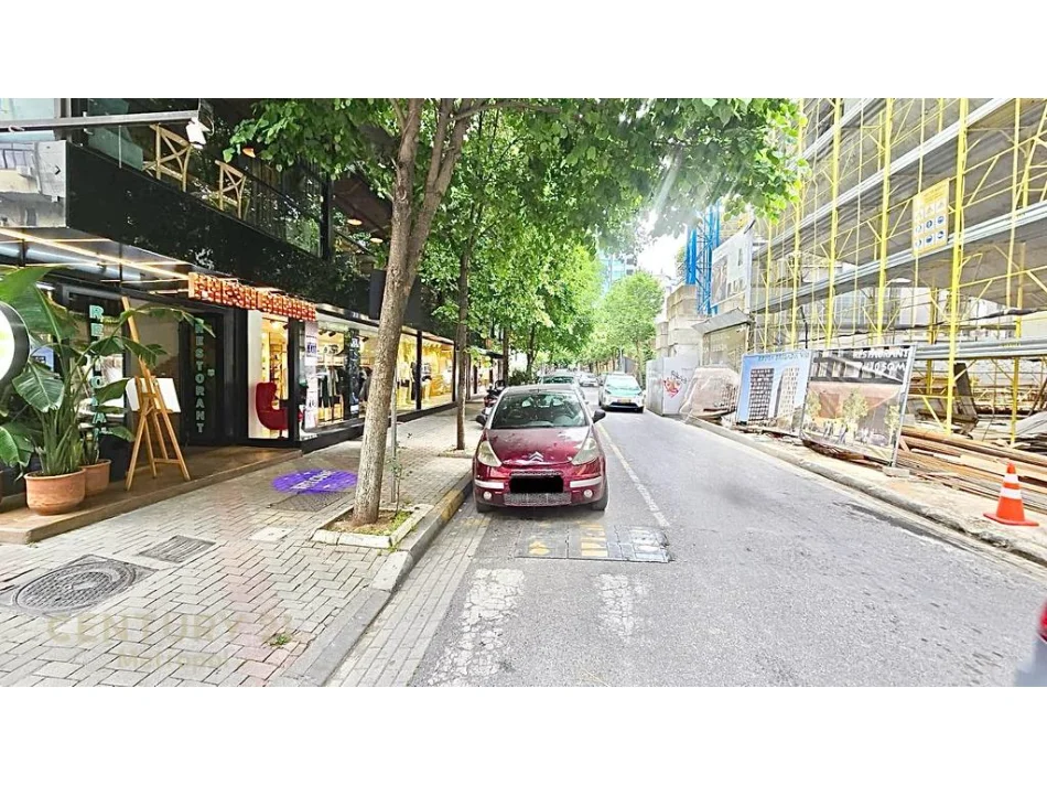 Tirane, jepet me qera dyqan Kati 1, 54 m² 800 € (Brigada 8)