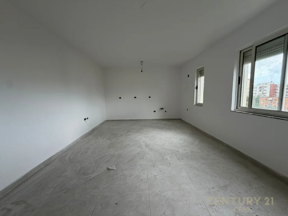 Tirane, shitet apartament 2+1+Ballkon Kati 6, 96 m² 