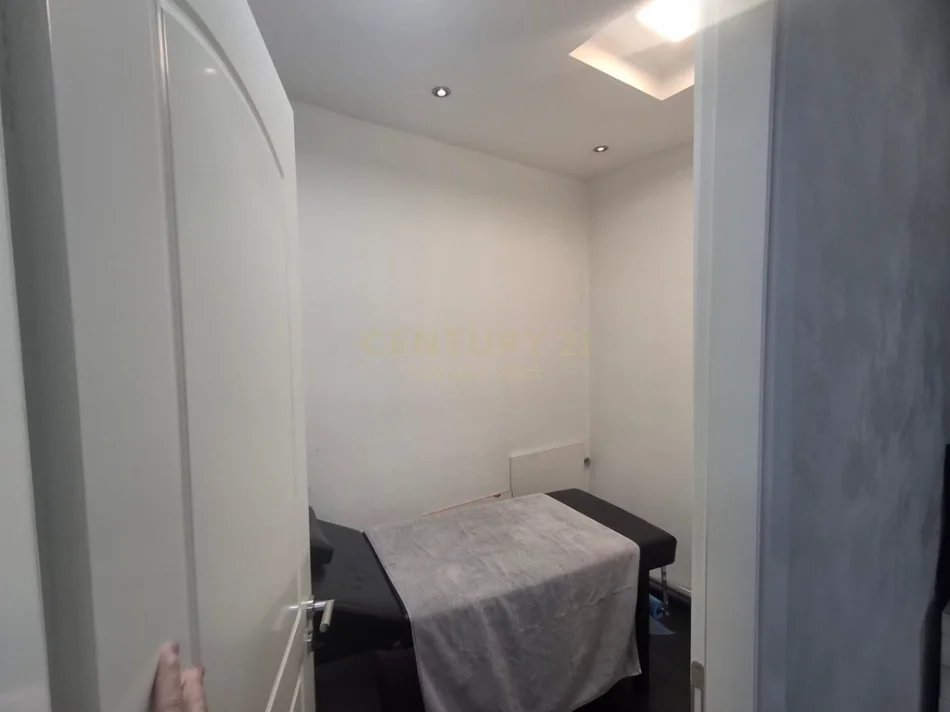 Tirane, shitet aktivitet biznesi , 62 m² 
