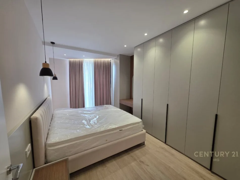 Tirane, jepet me qera apartament 1+1 Kati 9, 75 m² 850 € (Mine Peza IRG140656)