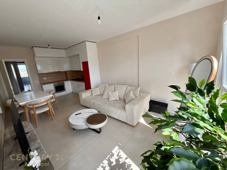 Tirane, jepet me qera apartament 2+1 Kati 7, 98 m² 550 € (Univers City)