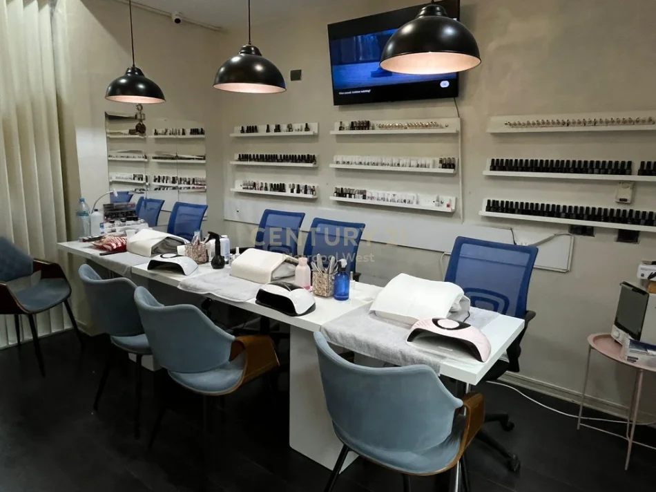 Tirane, shitet aktivitet biznesi , 62 m² 