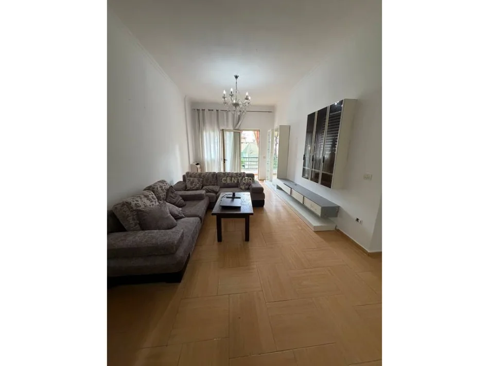 Tirane, jepet me qera apartament 1+1 Kati 1, 71 m² 350 € 