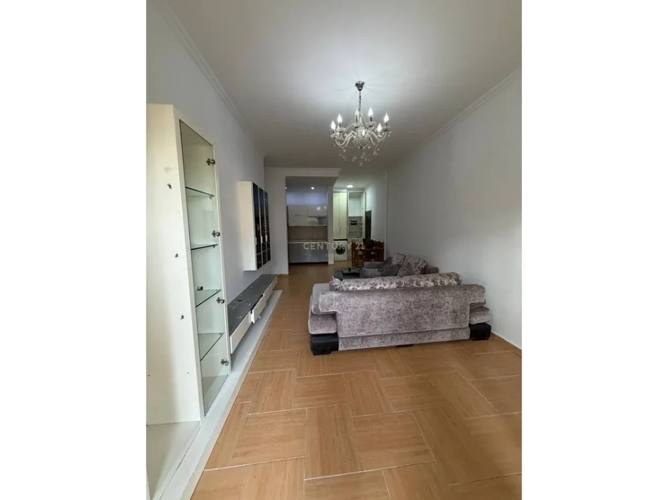 Tirane, jepet me qera apartament 1+1 Kati 1, 71 m² 350 € 