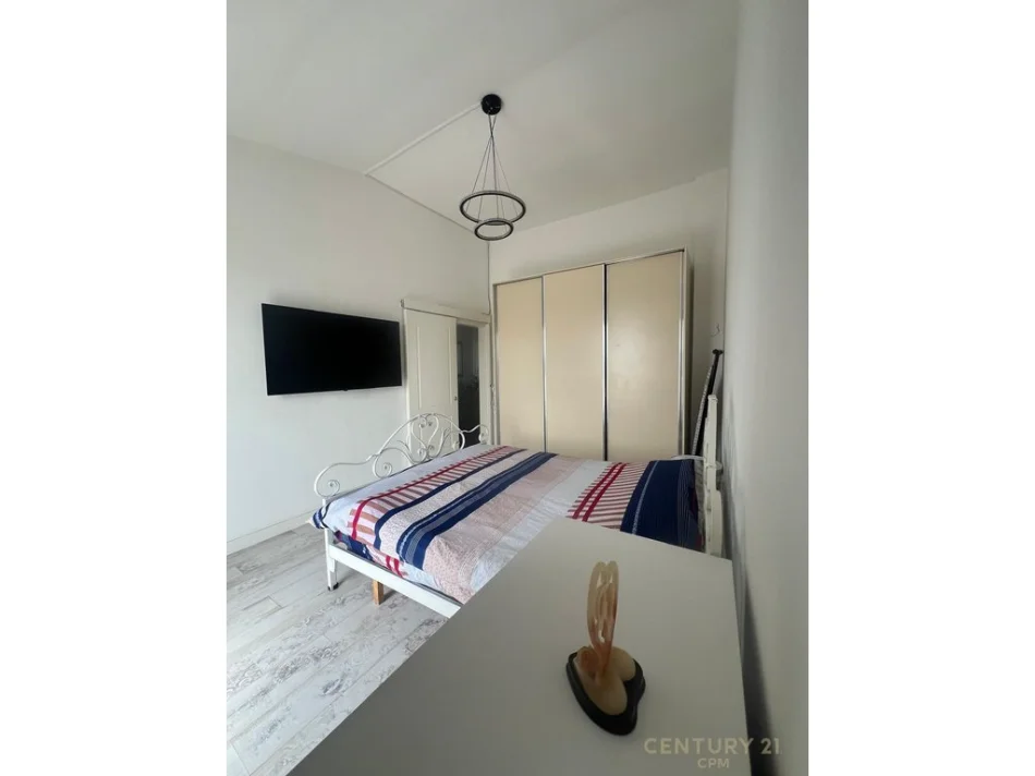 Tirane, shitet apartament 1+1+Ballkon Kati 5, 108 m² 130.000 € (fresku)