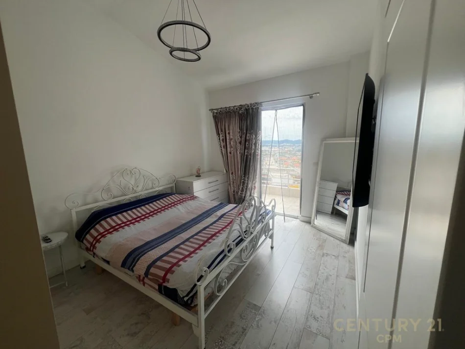 Tirane, shitet apartament 1+1+Ballkon Kati 5, 108 m² 130.000 € (fresku)