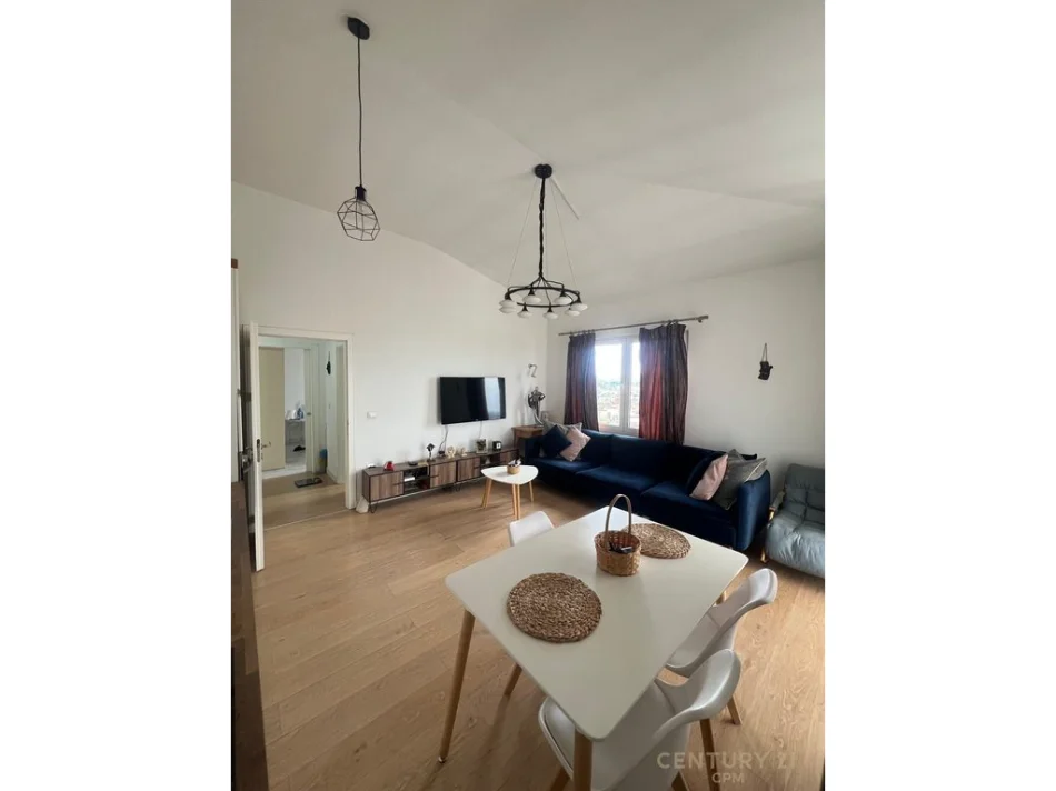 Tirane, shitet apartament 1+1+Ballkon Kati 5, 108 m² 130.000 € (fresku)