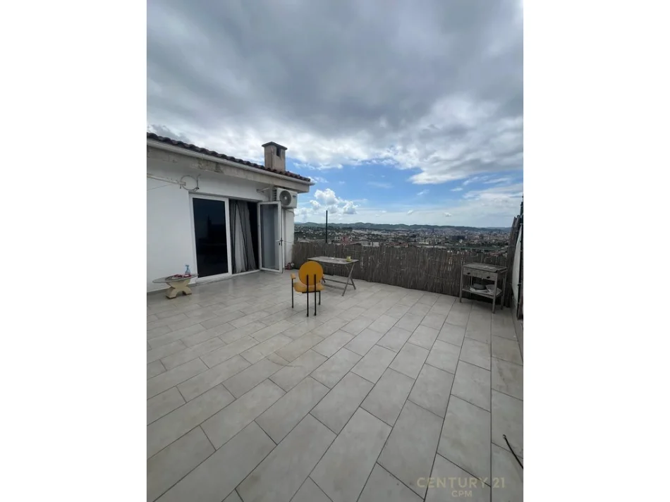 Tirane, shitet apartament 1+1+Ballkon Kati 5, 108 m² 130.000 € (fresku)