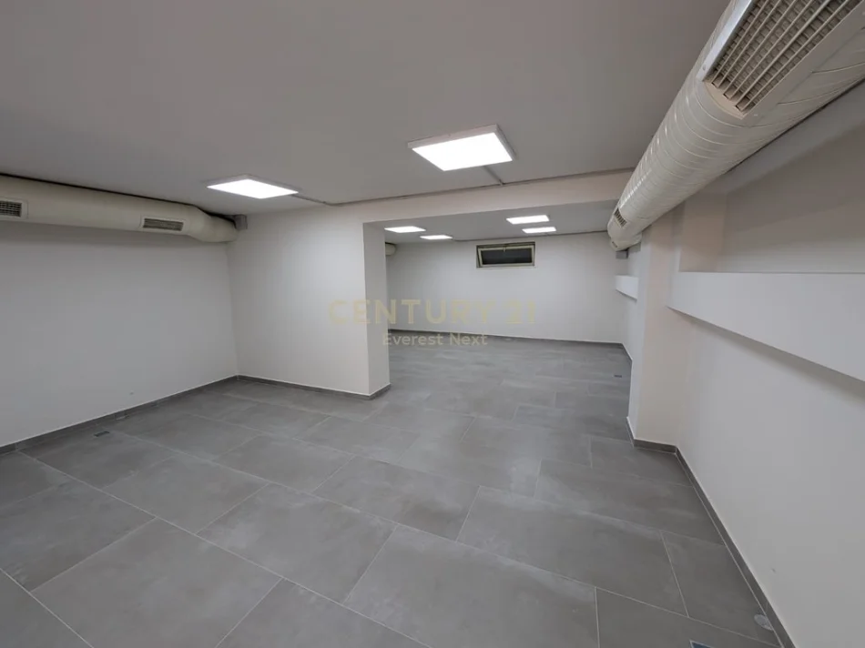 Tirane, jepet me qera ambjent biznesi Kati -1, 140 m² 1.800 € (Vasil Shanto)