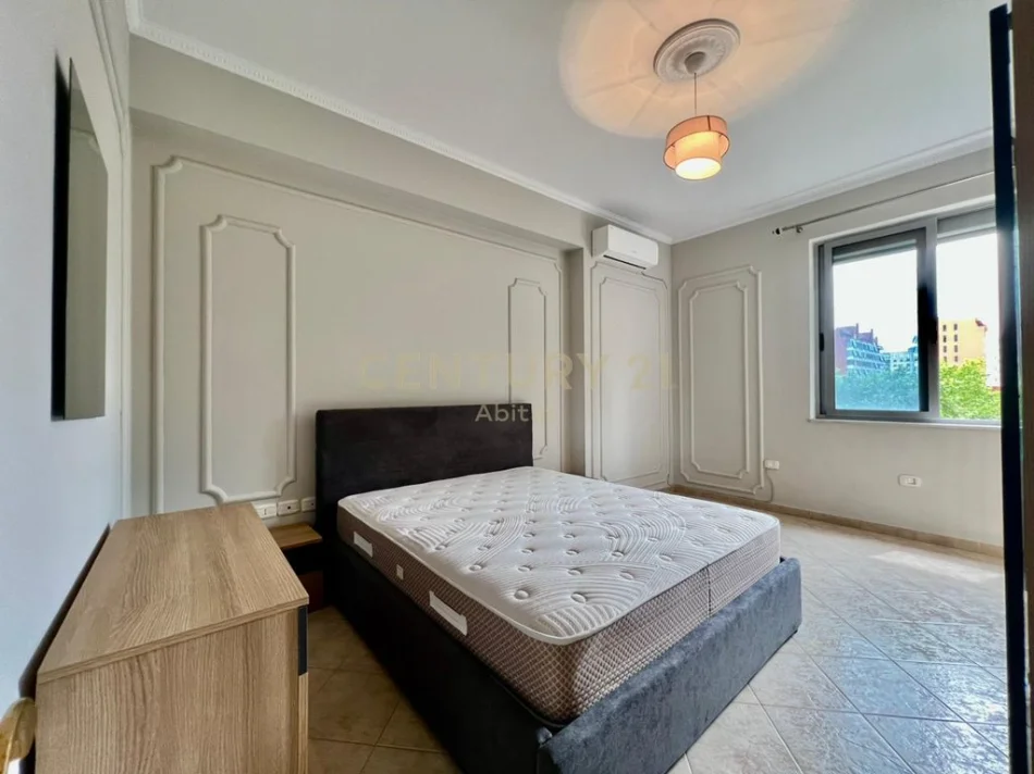 Tirane, jepet me qera apartament Kati 4, 700 € 