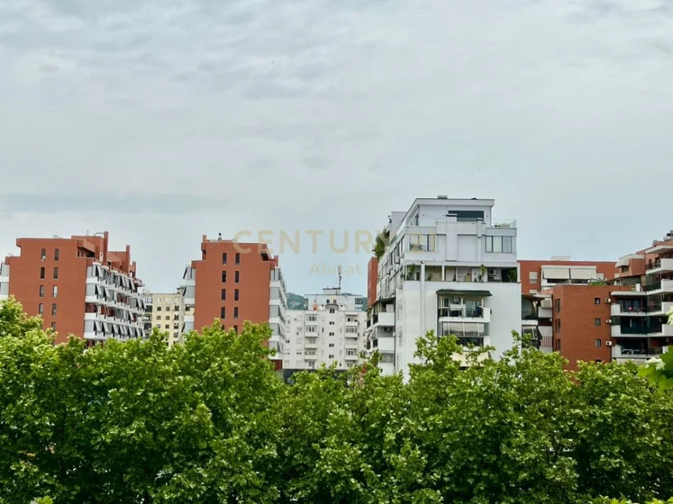 Tirane, jepet me qera apartament Kati 4, 700 € 