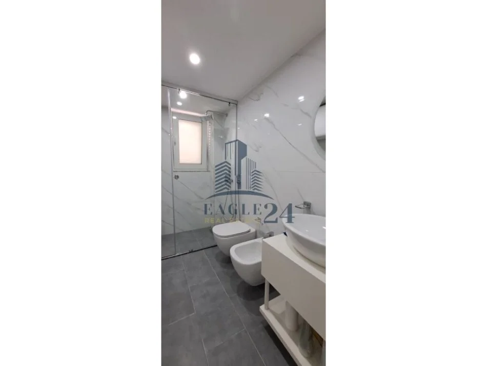 Tirane, shitet apartament 2+1 Kati 2, 103 m² 170.000 € (Mine Peza)