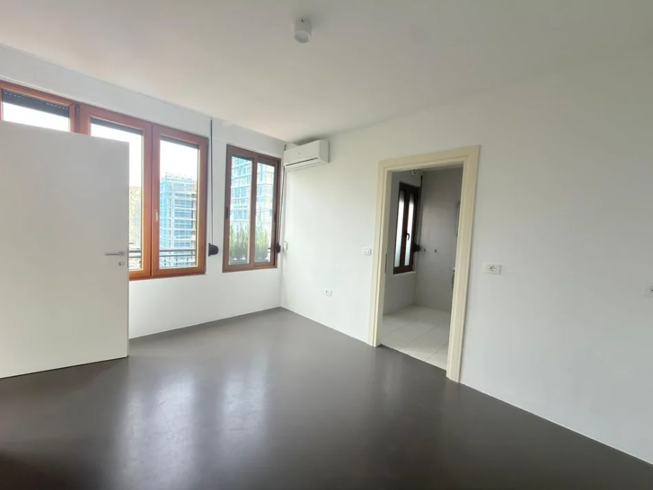 Tirane, shitet apartament 1+1 Kati 5, 100 m² 499.000 € (blloku)