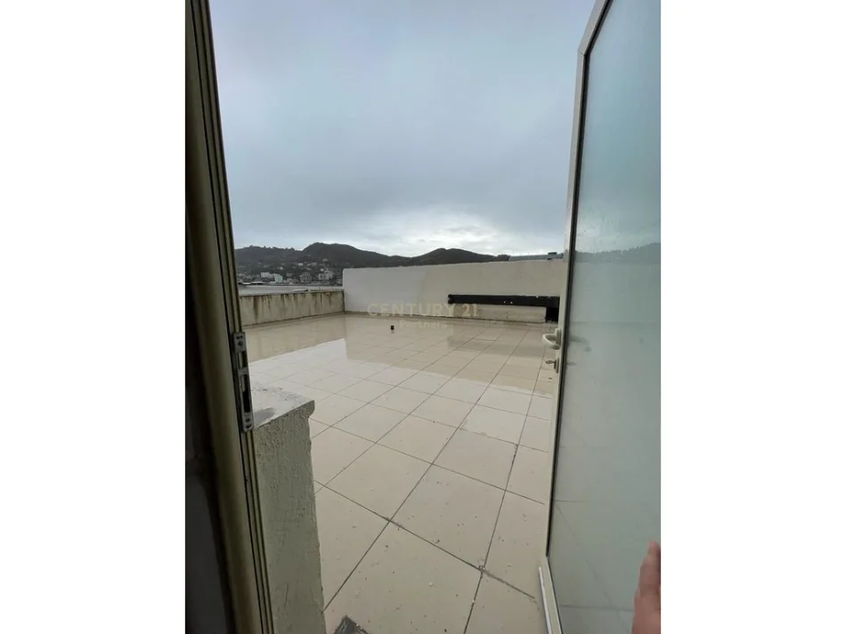Tirane, shitet apartament 2+1 Kati 8, 92 m² 200.000 € 