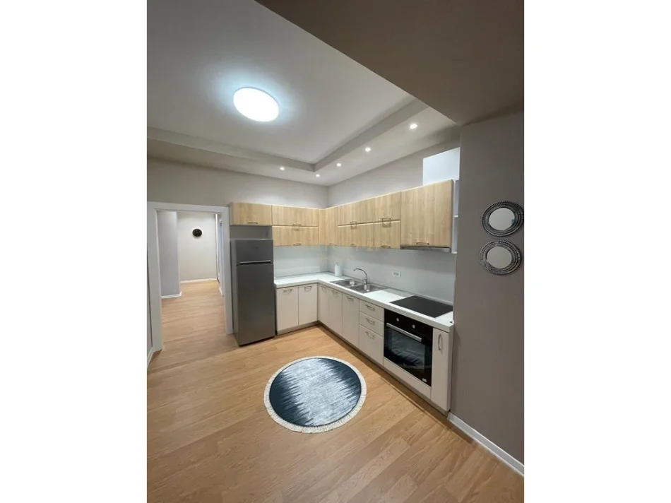 Tirane, shitet apartament 2+1 Kati 8, 92 m² 200.000 € 