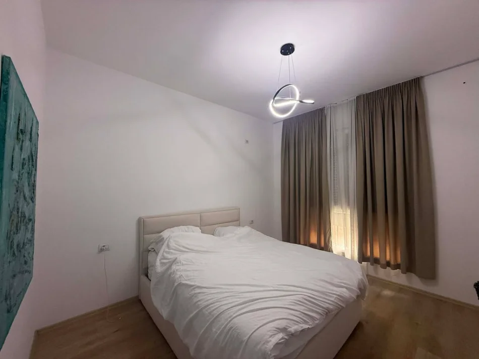 Tirane, shitet apartament 2+1 Kati 5, 95 m² 163.000 € (5 maji)