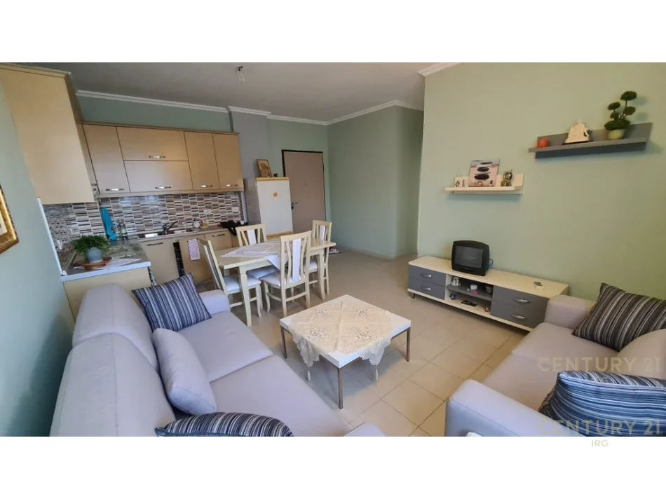 Tirane, jap me qera apartament 1+1 Kati 1, 68 m² 380 € (Fresku)