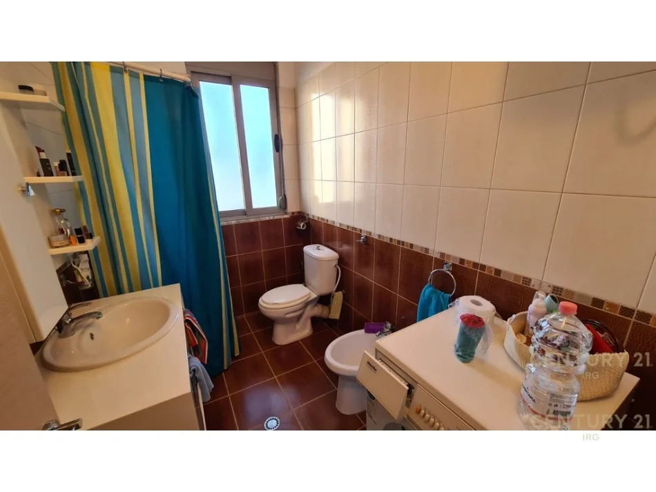 Tirane, jap me qera apartament 1+1 Kati 1, 68 m² 380 € (Fresku)