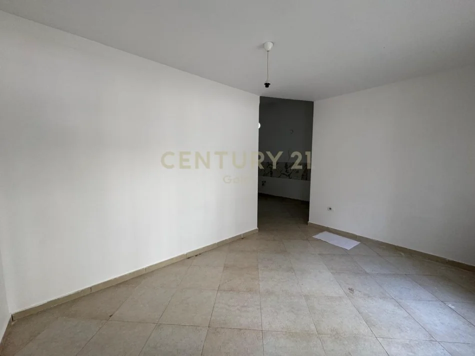 Tirane, jepet me qera ambjent biznesi Kati 1, 74 m² 135.000 € 