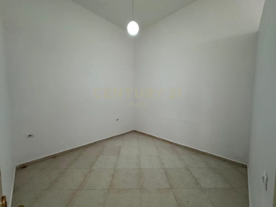 Tirane, jepet me qera ambjent biznesi Kati 1, 74 m² 135.000 € 