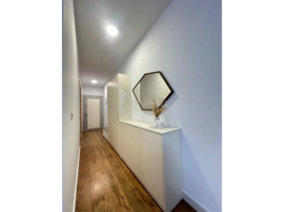 Tirane, jepet me qera apartament 1+1 Kati 2, 79 m² 600 € (kodra e diellit 2)