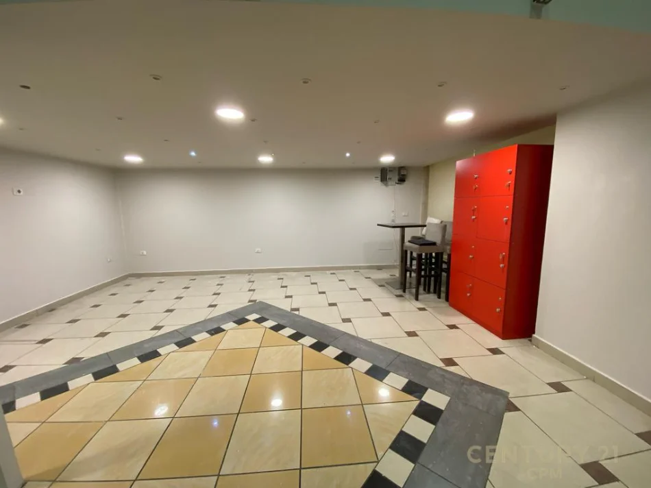 Tirane, shitet ambjent biznesi Kati 1, 55 m² 120.000 € 