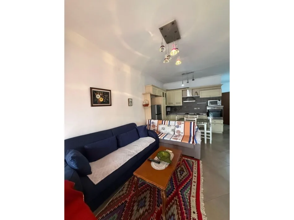 Tirane, jepet me qera apartament 2+1 Kati 1, 130 m² 600 € 