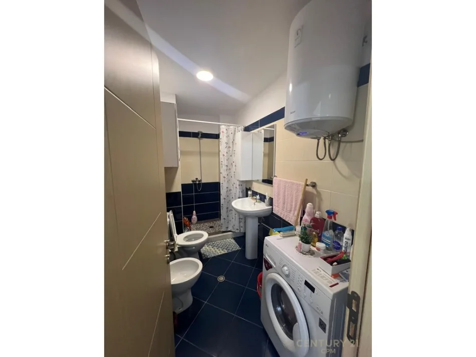Tirane, shitet apartament 1+1 Kati 5, 49 m² 168.000 € (kodra e diellit)