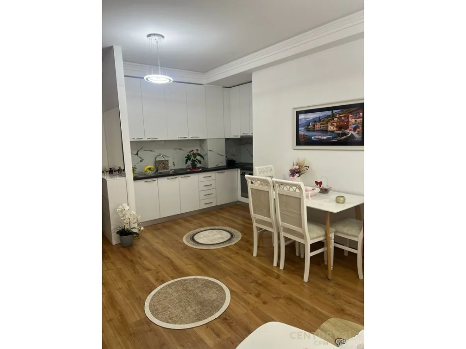 Tirane, shitet apartament 1+1 Kati 5, 49 m² 168.000 € (kodra e diellit)