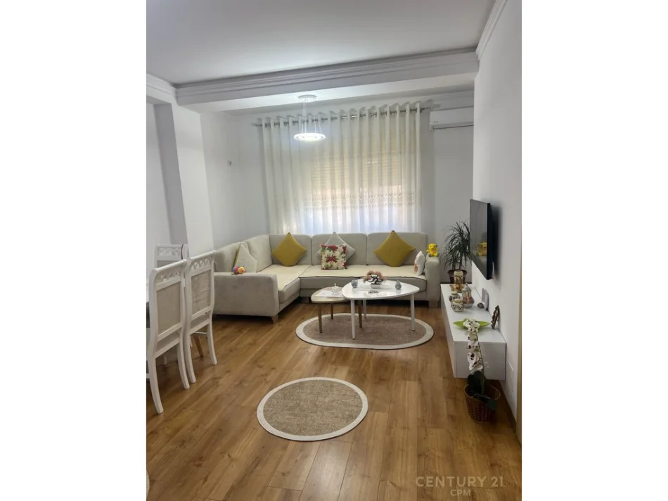 Tirane, shitet apartament 1+1 Kati 5, 49 m² 168.000 € (kodra e diellit)